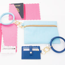 Load image into Gallery viewer, Lifestyle view of Turquoise Lizard Kansas Pouch