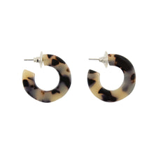 Load image into Gallery viewer, Front view of our Blonde Tortoise Small Chunky Hoops
