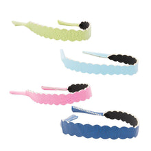 Load image into Gallery viewer, Front view of all 4 of our Lizard Scallop Sunglass Straps
