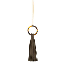Load image into Gallery viewer, Tortoise Circle Tassel Necklace
